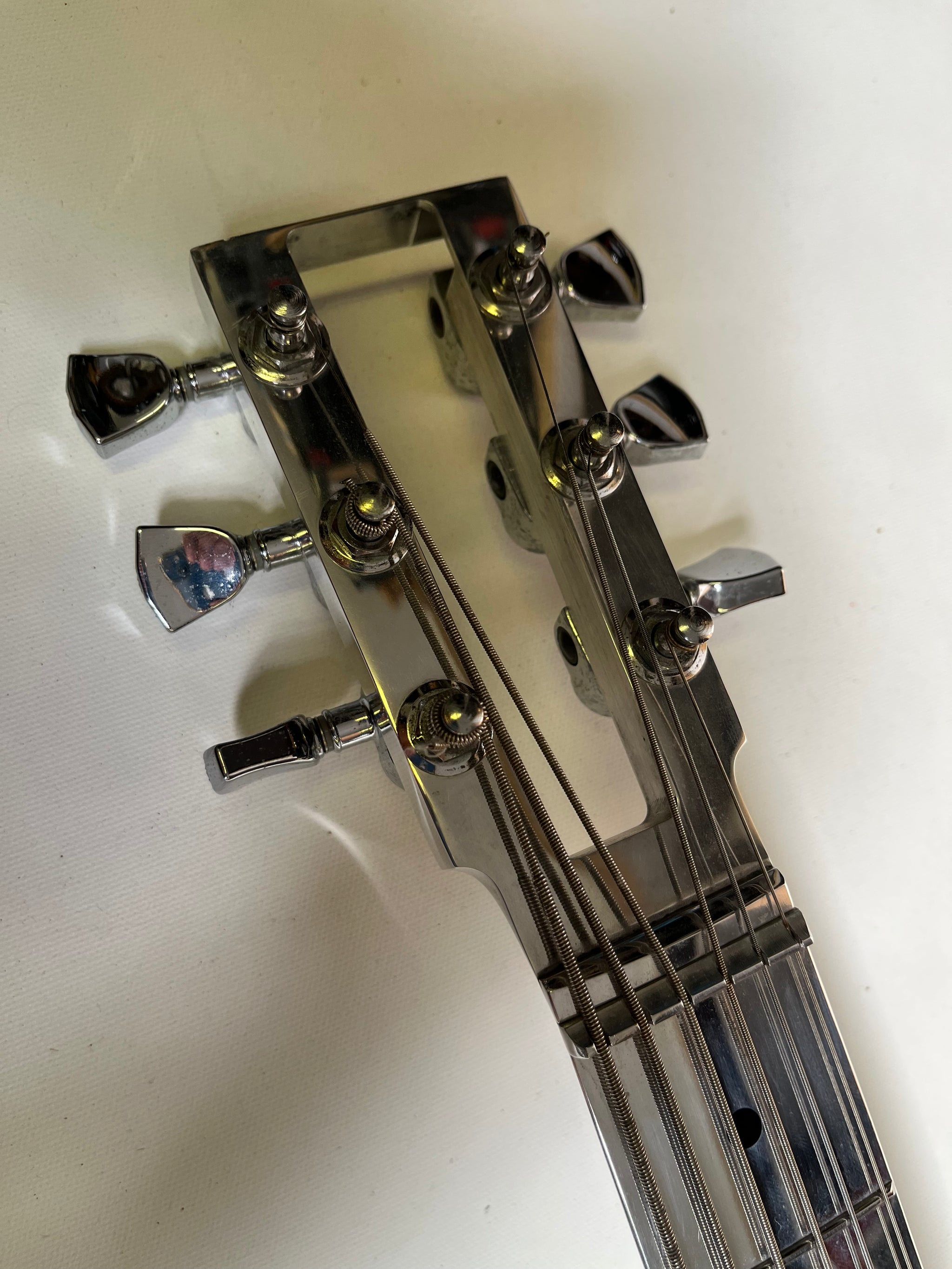 Electric Guitars – Tagged 