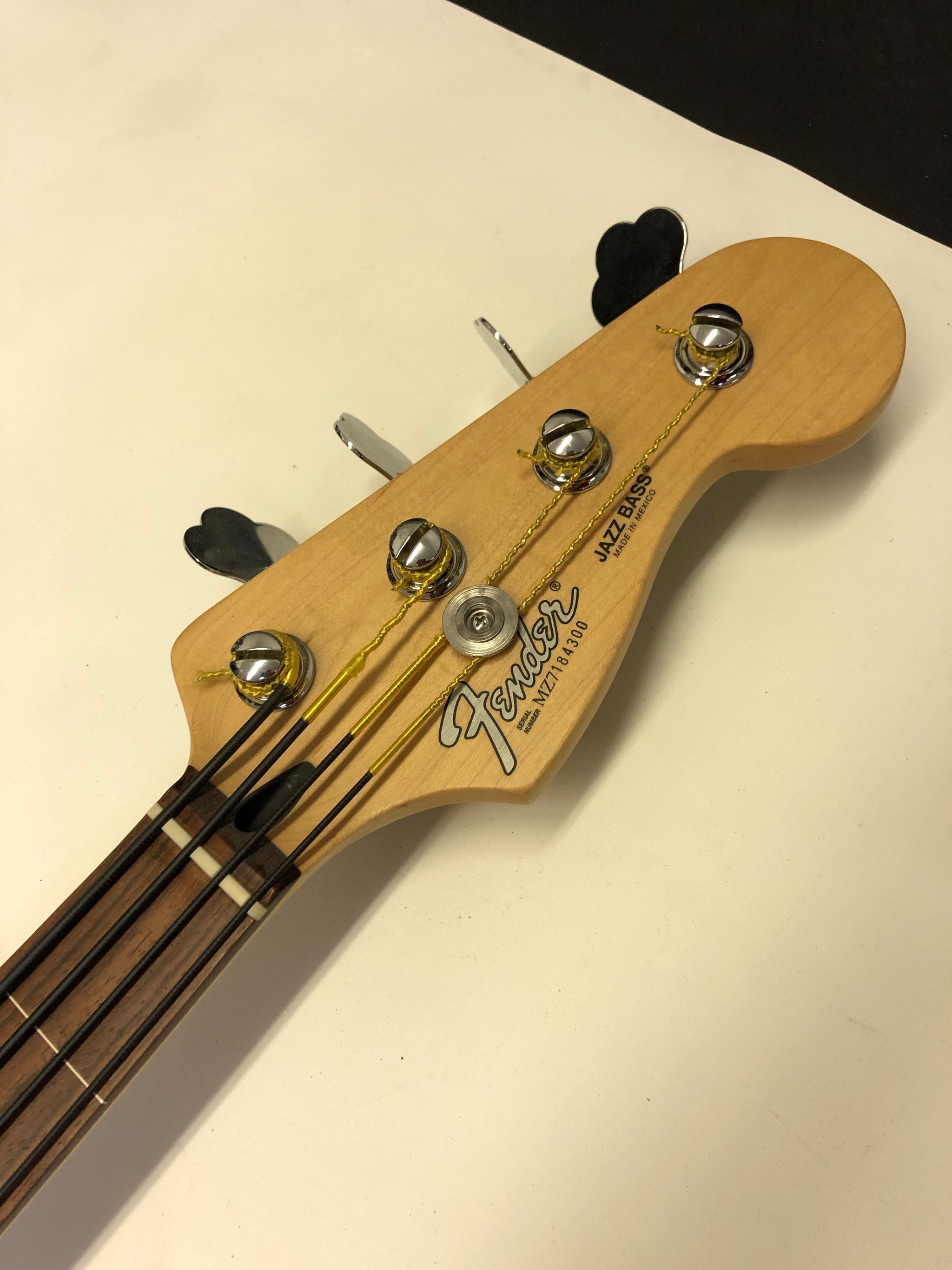 Fender MIM - Fretless Jazz Bass – Marrs Audio